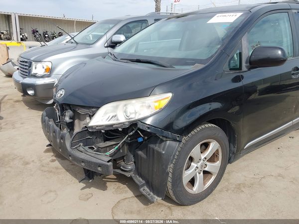 2013 TOYOTA SIENNA LE V6 8 PASSENGER