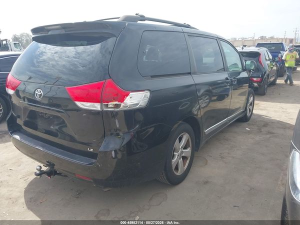 2013 TOYOTA SIENNA LE V6 8 PASSENGER