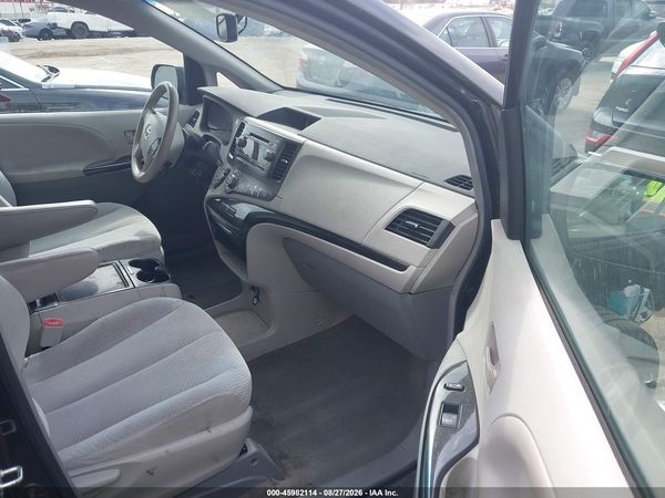 2013 TOYOTA SIENNA LE V6 8 PASSENGER