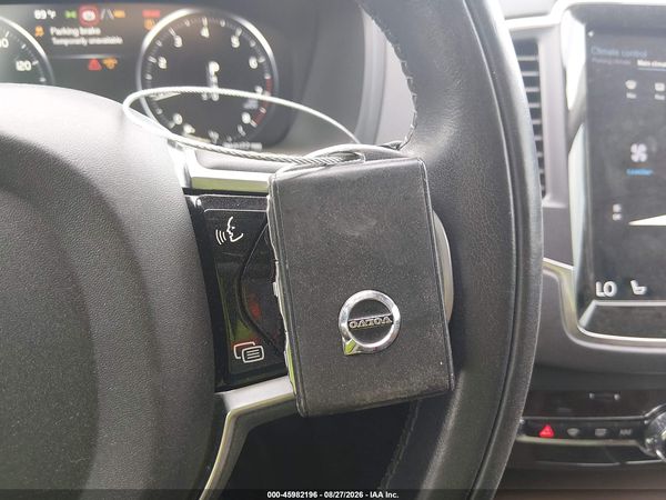 2019 VOLVO XC90 T6 MOMENTUM — I11