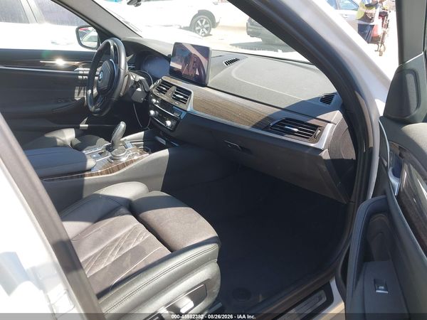2021 BMW 530E — I5