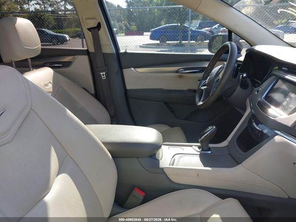 2017 CADILLAC XT5 LUXURY — I5