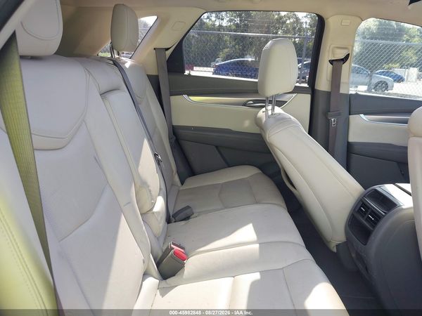2017 CADILLAC XT5 LUXURY — I8
