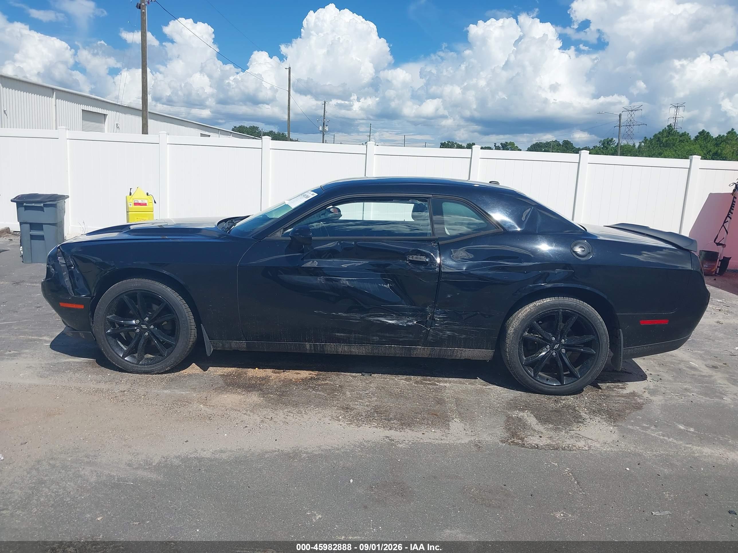 2018 DODGE CHALLENGER SXT