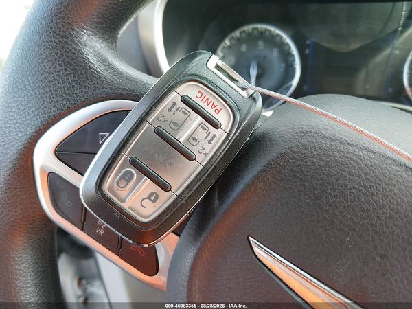 2017 CHRYSLER PACIFICA TOURING — I11