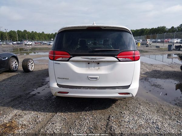 2017 CHRYSLER PACIFICA TOURING — I119