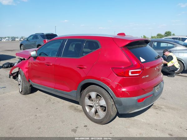 2021 VOLVO XC40 T5 MOMENTUM — I3