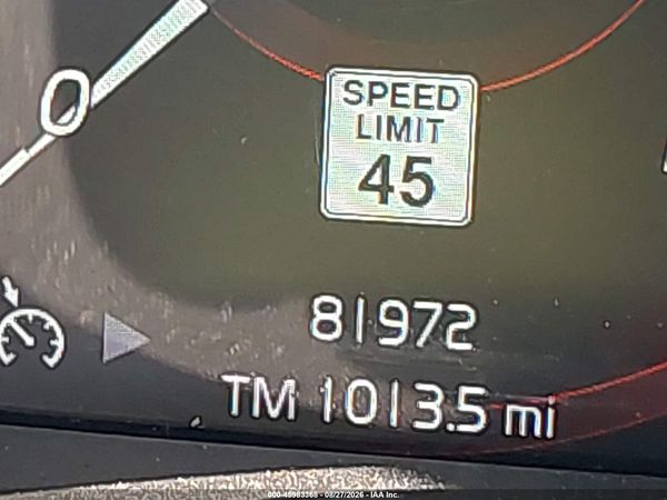 2021 VOLVO XC40 T5 MOMENTUM — I118