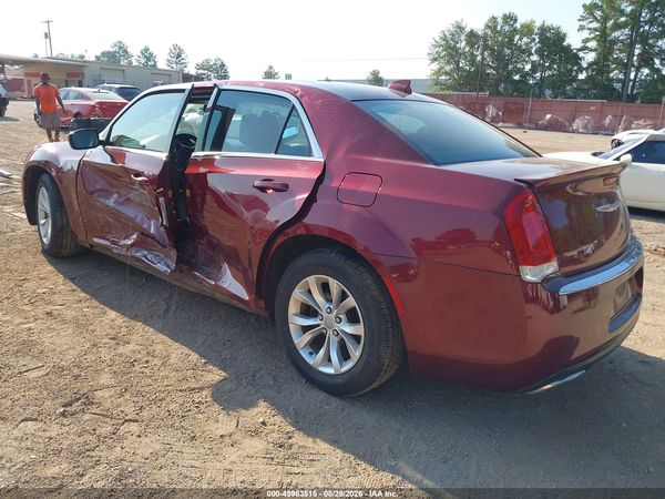 2016 CHRYSLER 300 LIMITED — I3