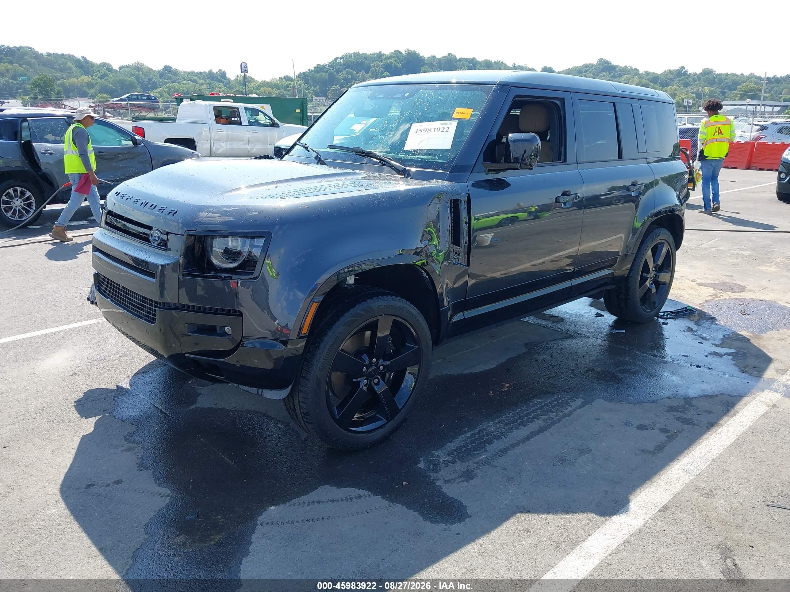 2026 LAND ROVER DEFENDER P525 V8 — I2