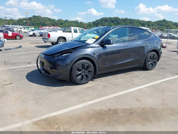 2025 TESLA MODEL Y — I2