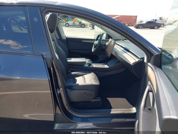 2025 TESLA MODEL Y — I5