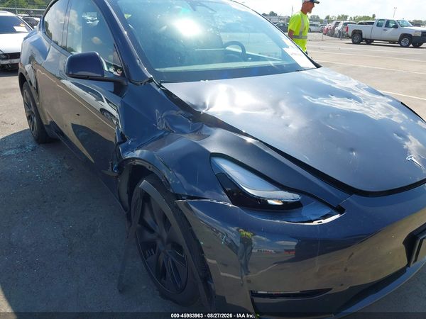 2025 TESLA MODEL Y — I6