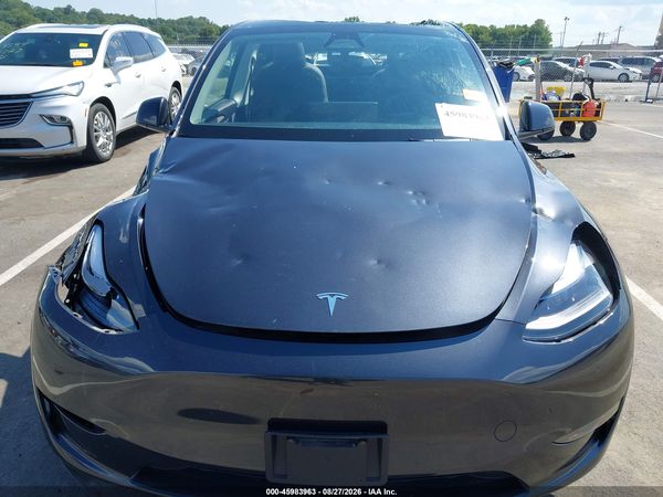 2025 TESLA MODEL Y — I10