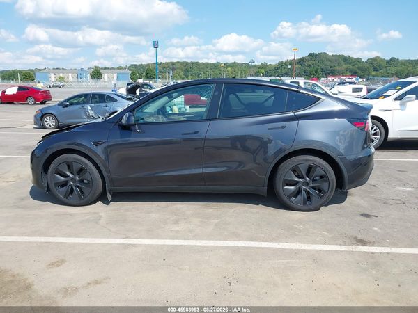 2025 TESLA MODEL Y — I117