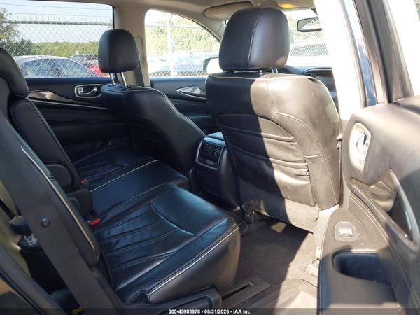 2017 INFINITI QX60 — I8