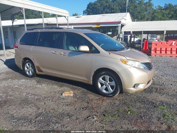 2012 TOYOTA SIENNA LE V6 8 PASSENGER — I1