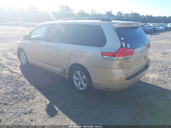 2012 TOYOTA SIENNA LE V6 8 PASSENGER — I3