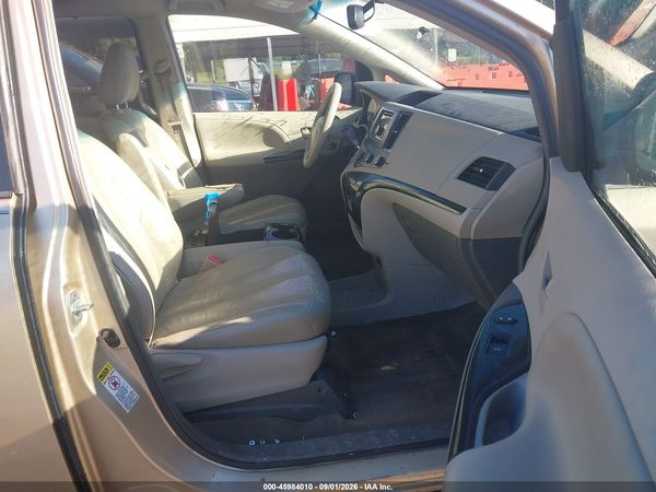 2012 TOYOTA SIENNA LE V6 8 PASSENGER — I5