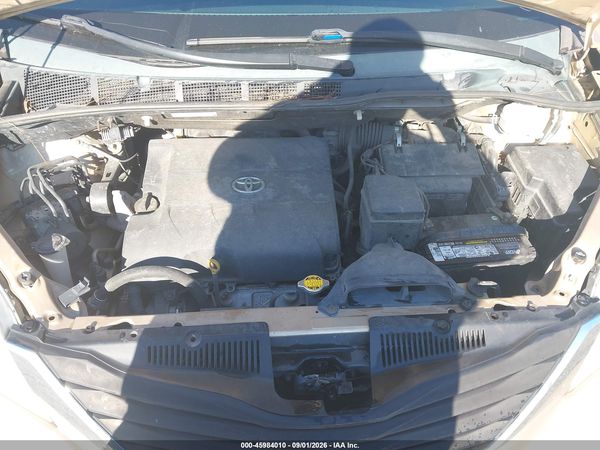 2012 TOYOTA SIENNA LE V6 8 PASSENGER — I10