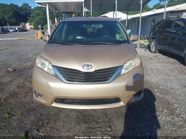 2012 TOYOTA SIENNA LE V6 8 PASSENGER — I115