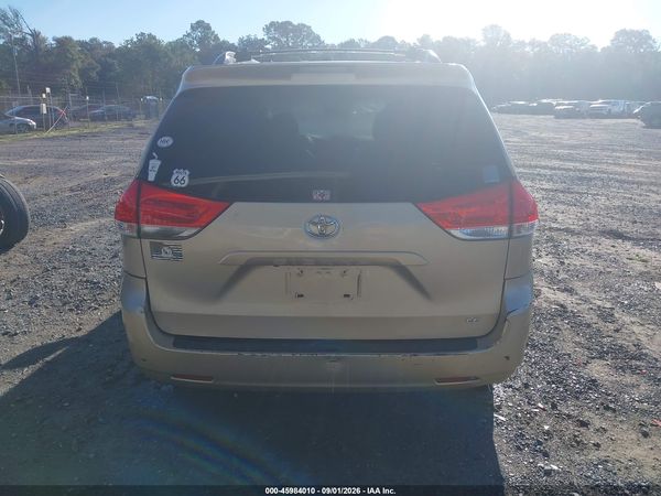 2012 TOYOTA SIENNA LE V6 8 PASSENGER — I119