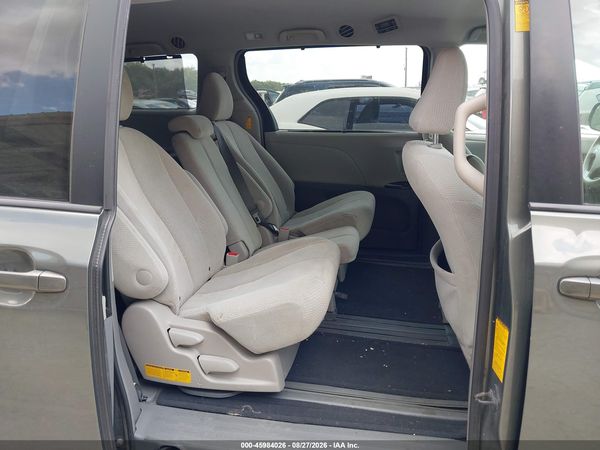 2014 TOYOTA SIENNA LE V6 8 PASSENGER — I8