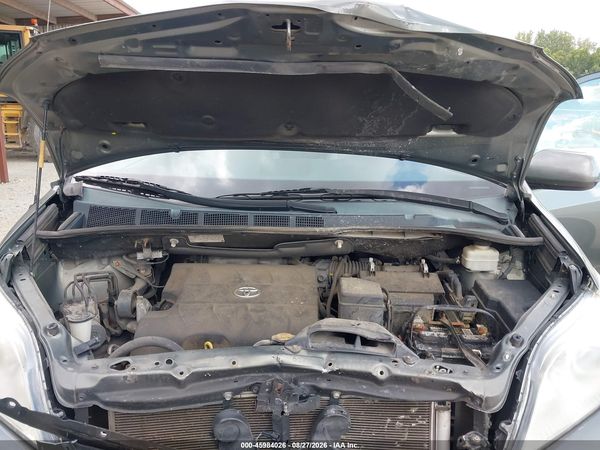 2014 TOYOTA SIENNA LE V6 8 PASSENGER — I10