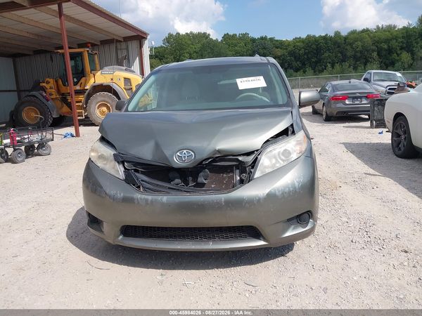 2014 TOYOTA SIENNA LE V6 8 PASSENGER — I115