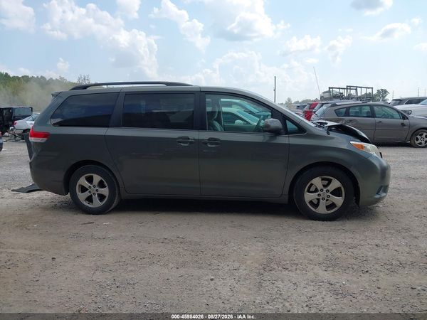 2014 TOYOTA SIENNA LE V6 8 PASSENGER — I116