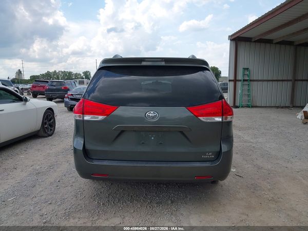 2014 TOYOTA SIENNA LE V6 8 PASSENGER — I119