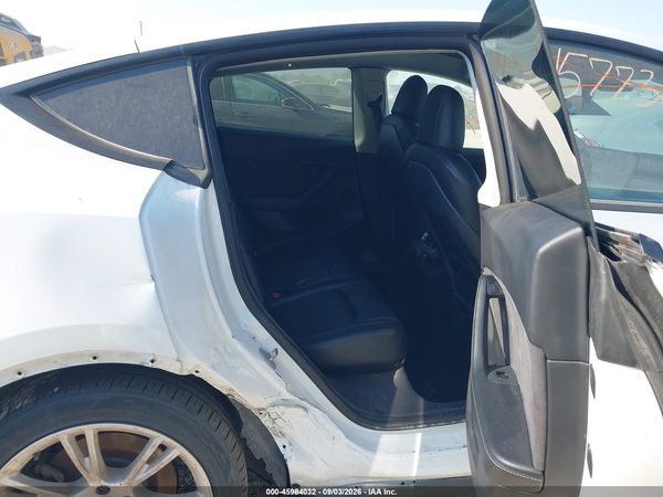 2021 TESLA MODEL Y — I8