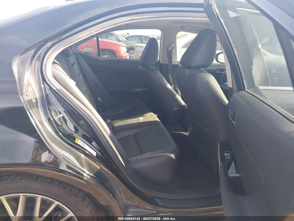 2016 LEXUS IS 200T