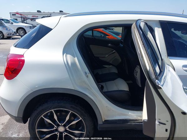 2016 MERCEDES-BENZ GLA 250 4MATIC — I8