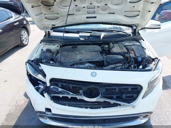 2016 MERCEDES-BENZ GLA 250 4MATIC — I10