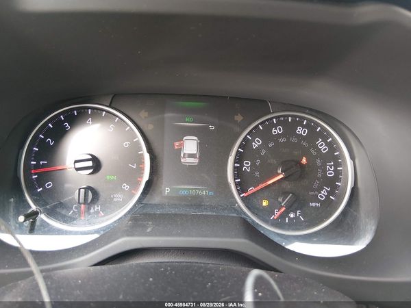 2019 TOYOTA RAV4 XLE — I7