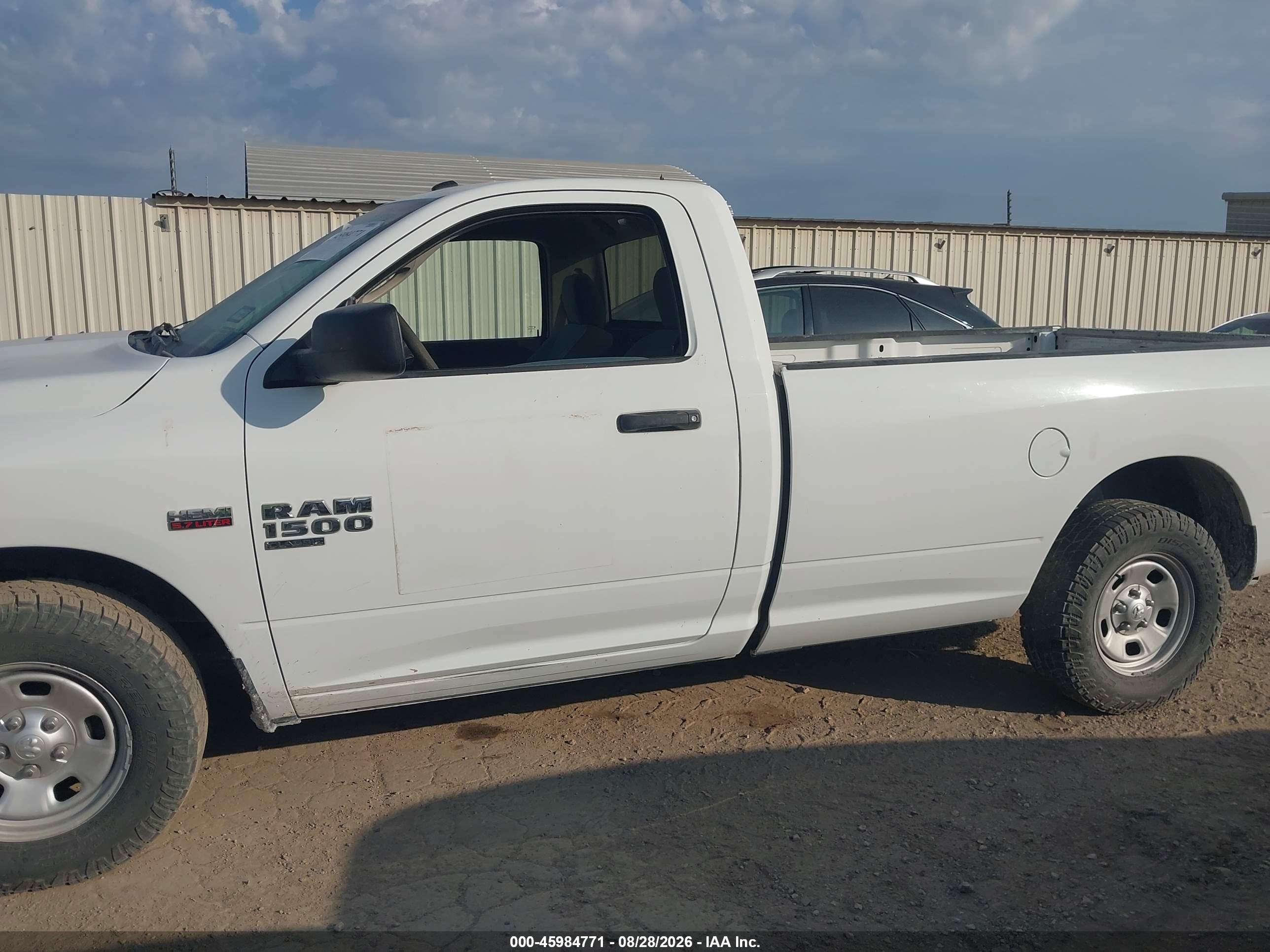 2022 RAM 1500 CLASSIC TRADESMAN  4X2 8' BOX