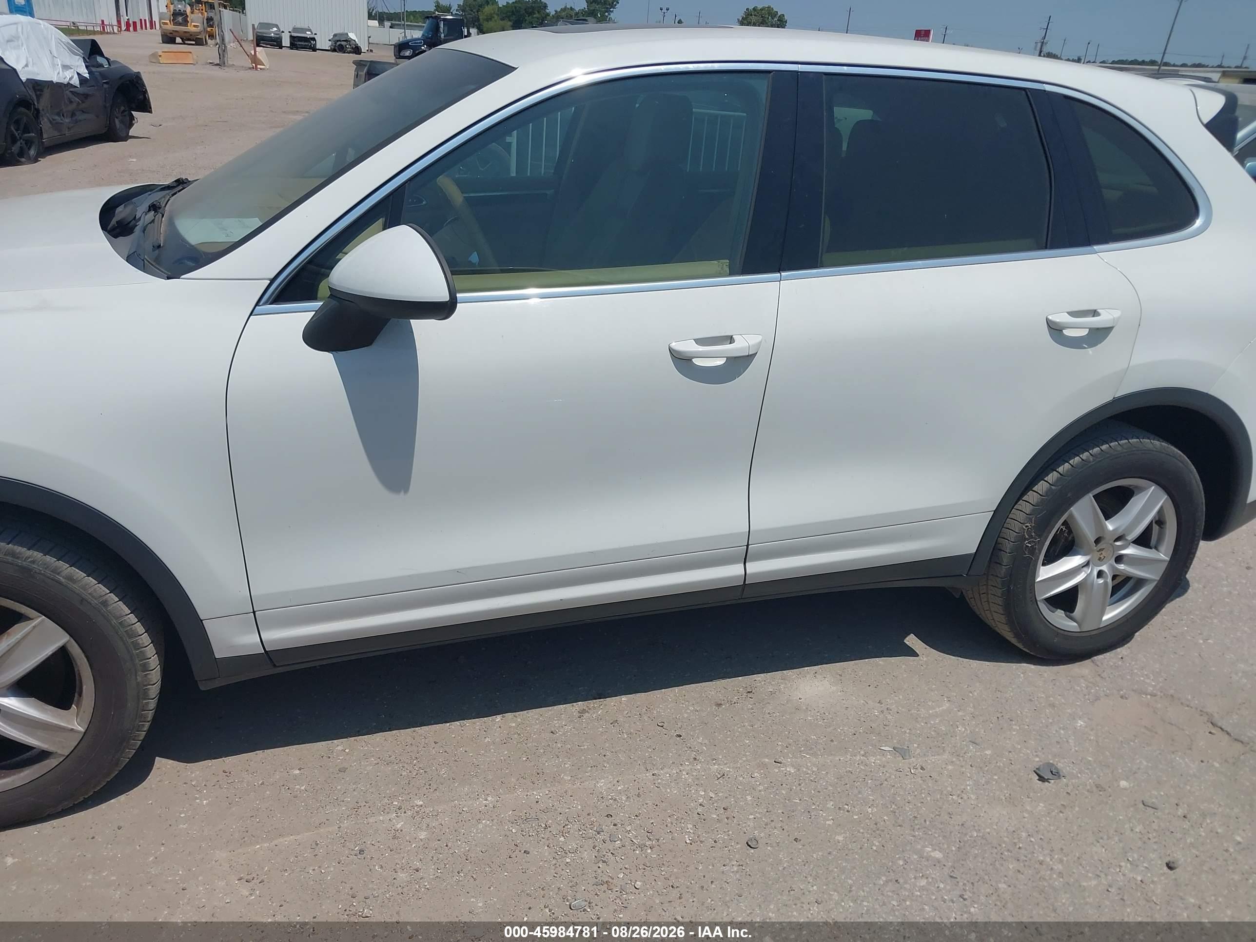 2012 PORSCHE CAYENNE