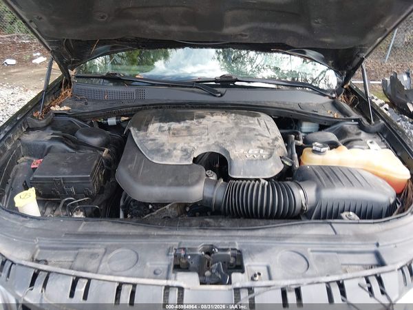 2014 CHRYSLER 300 — I10