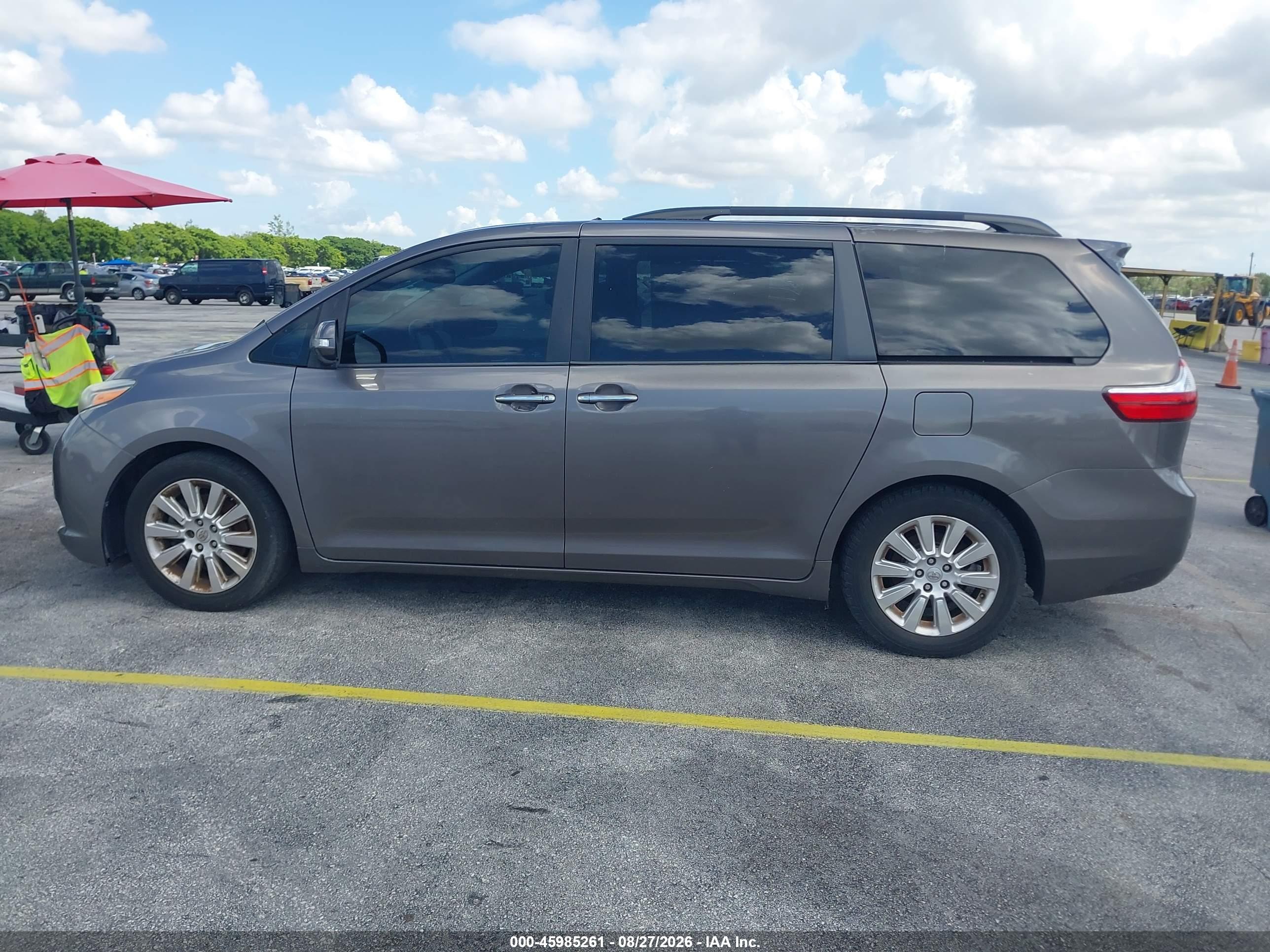 2016 TOYOTA SIENNA LIMITED 7 PASSENGER
