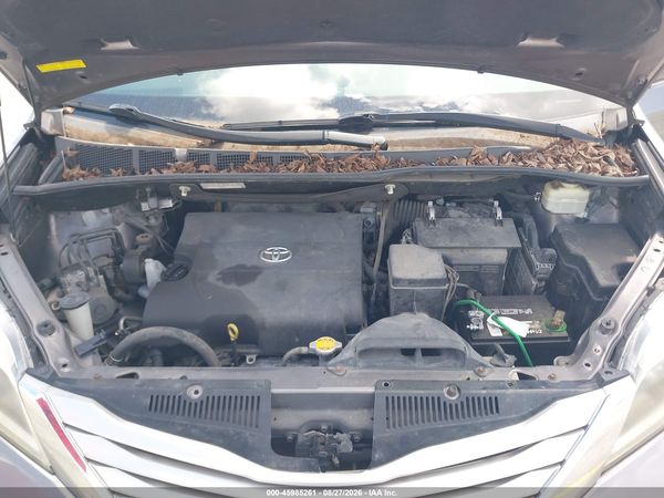 2016 TOYOTA SIENNA LIMITED 7 PASSENGER