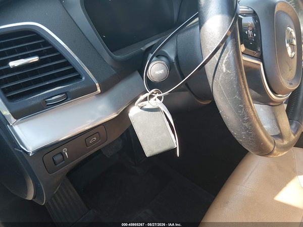 2016 VOLVO XC90 T6 MOMENTUM