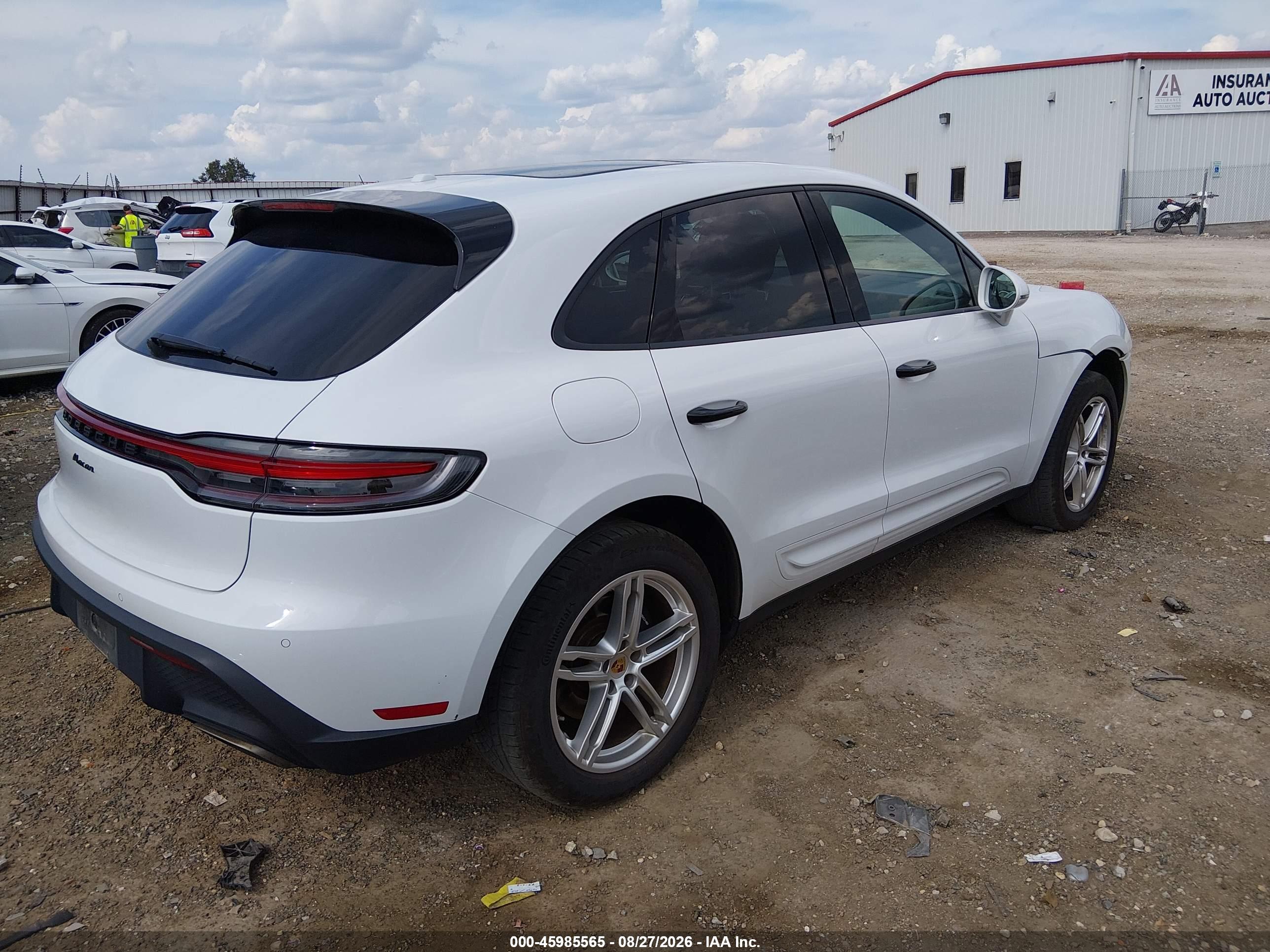 2022 PORSCHE MACAN — I4