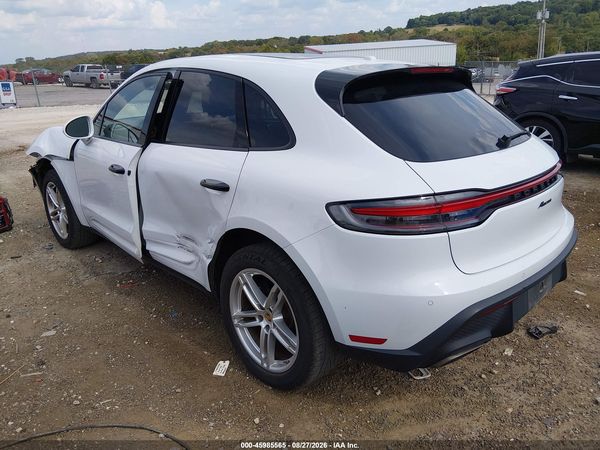 2022 PORSCHE MACAN — I3