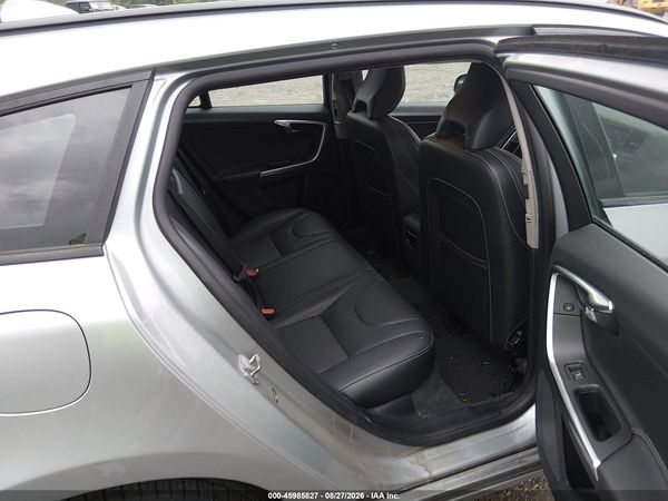 2018 VOLVO V60 T5 DYNAMIC — I8