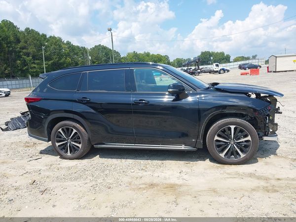 2021 TOYOTA HIGHLANDER XSE