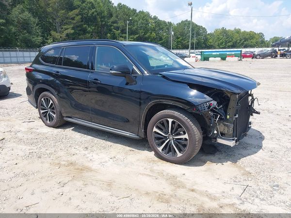 2021 TOYOTA HIGHLANDER XSE