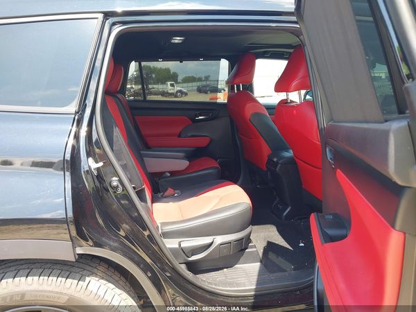 2021 TOYOTA HIGHLANDER XSE