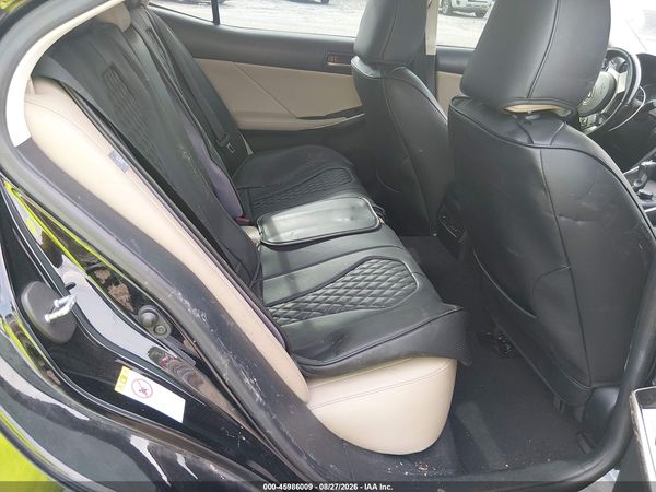 2018 LEXUS IS 300 — I8