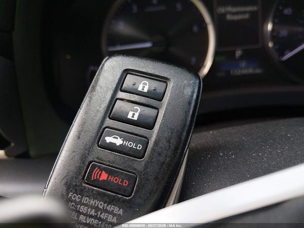 2018 LEXUS IS 300 — I11